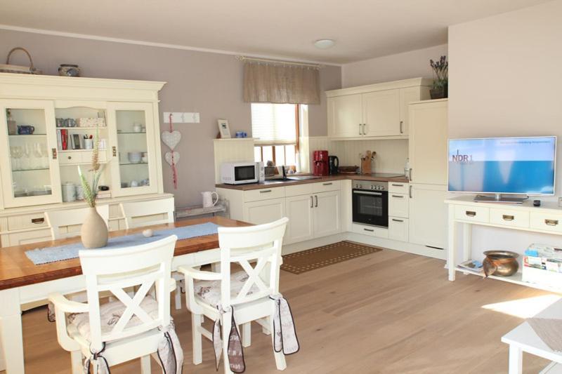 Ferienwohnung Abendsonne オストゼーバート・ニーンハーゲン エクステリア 写真